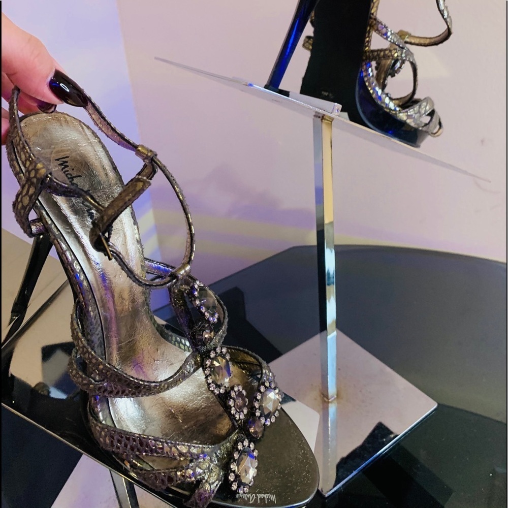S71- 💰💰SALE💰💰 Michael Antonio leather sandals 8.5